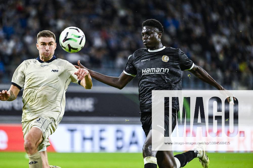 Aarhus Daniel Leo Gretarsson and Gent s Ibrahima Cisse pictured in action during a soccer game between Belgian KAA Gent and Danish Aarhus GF, Thursday 15 October 2026 in Gent, the opening match of the UEFA Conference League league phase. TOMxGOYVAERT x189911841x