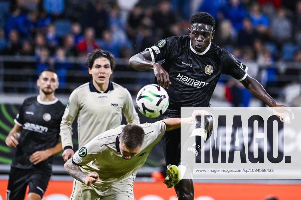 Aarhus Daniel Leo Gretarsson and Gent s Ibrahima Cisse pictured in action during a soccer game between Belgian KAA Gent and Danish Aarhus GF, Thursday 15 October 2026 in Gent, the opening match of the UEFA Conference League league phase. TOMxGOYVAERT x189911885x