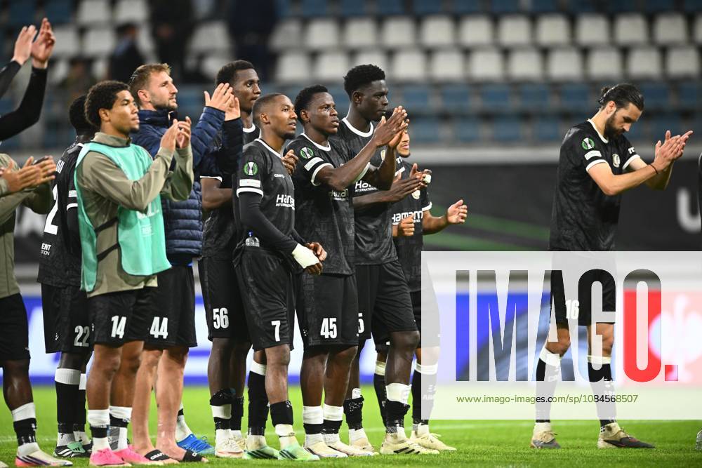KAA Gent v AGF Aarhus - UEFA Conference League GENT, BELGIUM - OCTOBER 15 : players of Gent are greeting the supporters during the UEFA Conference League 2026 27 League Phase matchday 1 match between KAA Gent and AGF Aarhus on October 15, 2026 in Gent, Belgium, 15 10 2026 Gent Belgium