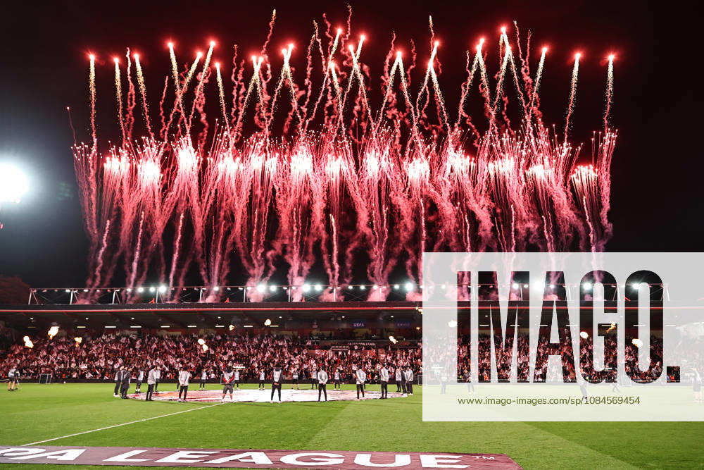 SOCCER - UEFA EL, Bournemouth vs Sturm BOURNEMOUTH,ENGLAND,15.OCT.26 - SOCCER - UEFA Europa League, AFC Bournemouth vs SK Sturm Graz. Image shows overview of Vitality Stadium with fireworks. GEPAxpictures Bauer