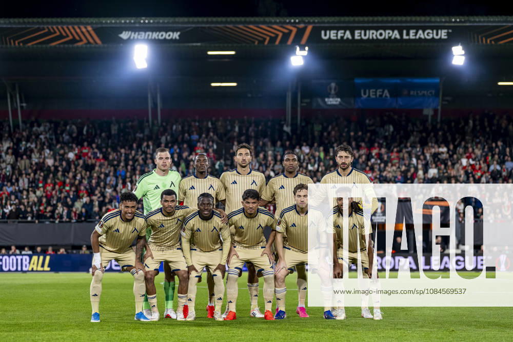 NIJMEGEN - Levski Sofia goalkeeper Svetoslav Vutsov, Levski Sofia defender Maicon, Levski Sofia defender Christian Makoun, Levski Sofia defender Kristian Dimitrov, Levski Sofia defender Aldair Neves, Levski Sofia midfielder Serginho, Levski Sofia midfielder Marko Grujic, Levski Sofia midfielder Mehdi Moubarik, Levski Sofia forward Everton Bala, Levski Sofia forward Reinaldo, Levski Sofia forward David Kusso during the UEFA Europa League match between N.E.C. and Levski Sofia at Stadion De Goffert on 15 October 2026 in Nijmegen, Nederland. (Photo by DeFodi Images) -