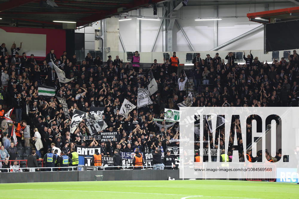 SOCCER - UEFA EL, Bournemouth vs Sturm BOURNEMOUTH,ENGLAND,15.OCT.26 - SOCCER - UEFA Europa League, AFC Bournemouth vs SK Sturm Graz. Image shows fans (Sturm). GEPAxpictures Bauer