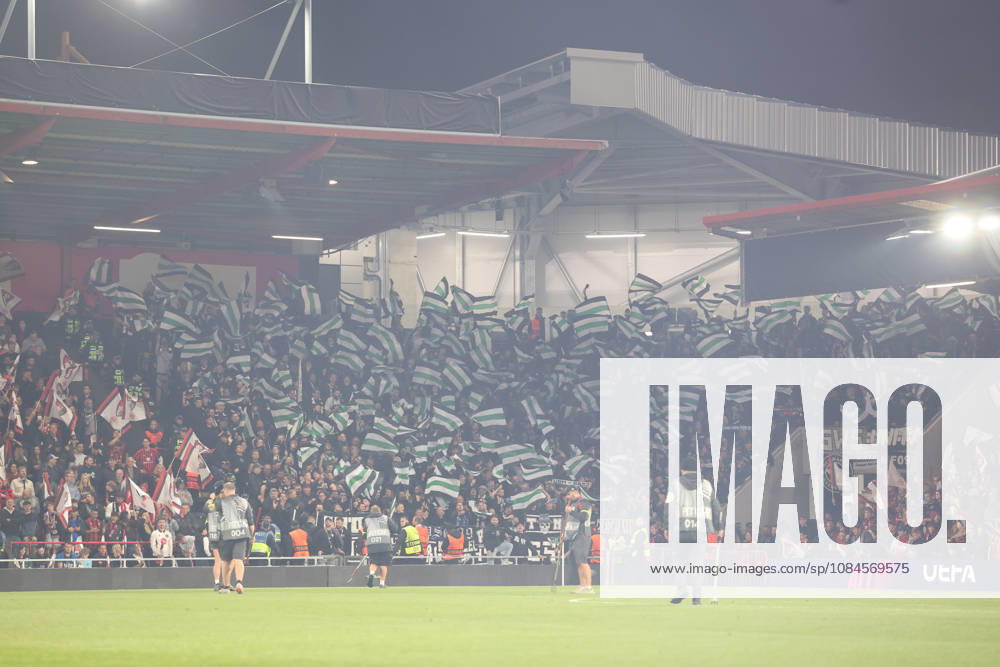 SOCCER - UEFA EL, Bournemouth vs Sturm BOURNEMOUTH,ENGLAND,15.OCT.26 - SOCCER - UEFA Europa League, AFC Bournemouth vs SK Sturm Graz. Image shows fans (Sturm). GEPAxpictures Bauer