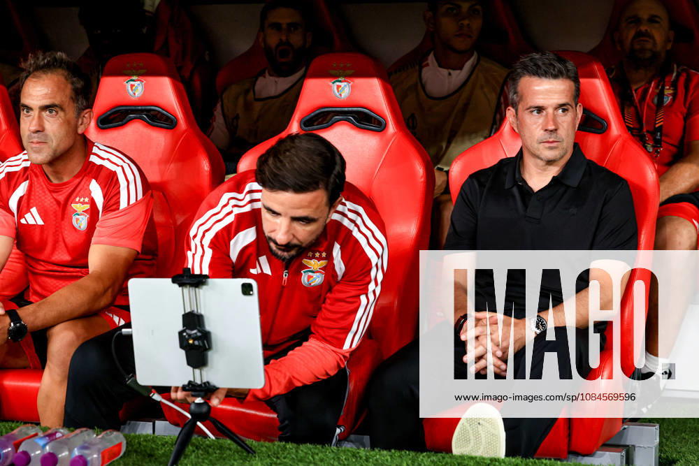 Marco Silva head coach of Benfica looks on during the UEFA Europa League 2026 27 League Phase MD2 match between SL Benfica and Celtic FC at Estadio do SL Benfica on October 15, 2026 in Lisbon, Portugal (Photo by Valter Gouveia Sports Press Photo SPP)