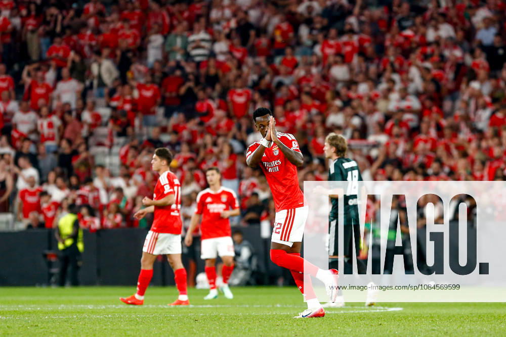 Jhon Durán forward of Benfica celebrates after scoring the team s first goal during the UEFA Europa League 2026 27 League Phase MD2 match between SL Benfica and Celtic FC at Estadio do SL Benfica on October 15, 2026 in Lisbon, Portugal (Photo by Valter Gouveia Sports Press Photo SPP)