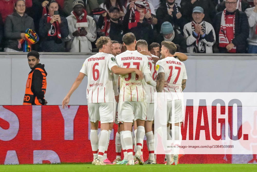 Jubel zum Tor zum 1:0 durch Vincenzo Grifo (SC Freiburg, 32) GER, SC Freiburg vs JK Jablonec, Fussball, Uefa Conference League, 1. Spieltag, Saison 2026 2027, 15.10.2026 GER, SC Freiburg vs JK Jablonec, Fussball, Uefa Conference League, 1. Spieltag, Saison 2026 2027, 15.10.2026 Freiburg