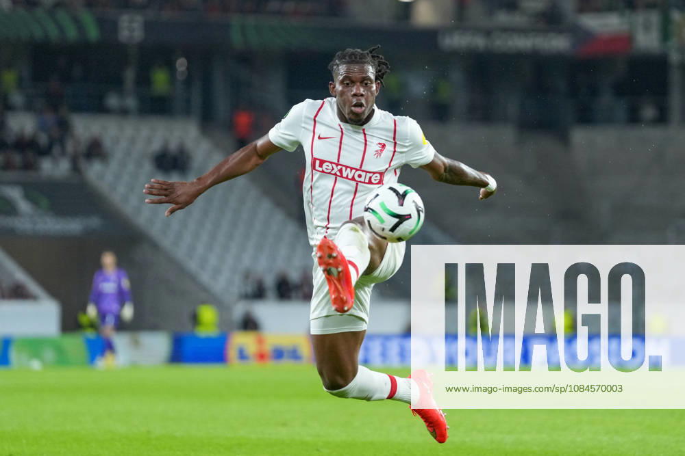 Cyriaque Irie (SC Freiburg, 22) am Ball , Deutschland, Fussball, UEFA Conference League, 1. Spieltag, Ligaphase , 2026 2027, SC Freiburg vs. FK Jablonec, 15.10.2026, Europa-Park Stadion, Freiburg Freiburg Europa-Park Stadion Baden-Württemberg Deutschland