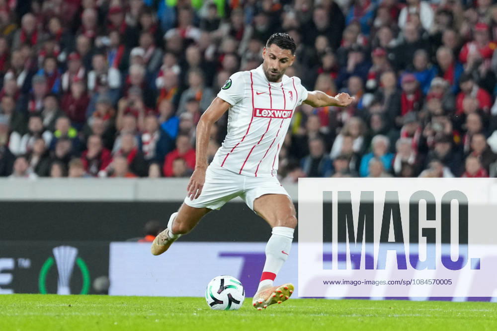 Vincenzo Grifo (SC Freiburg, 32) erielt ein Tor, Freistoss , Deutschland, Fussball, UEFA Conference League, 1. Spieltag, Ligaphase , 2026 2027, SC Freiburg vs. FK Jablonec, 15.10.2026, Europa-Park Stadion, Freiburg Freiburg Europa-Park Stadion Baden-Württemberg Deutschland