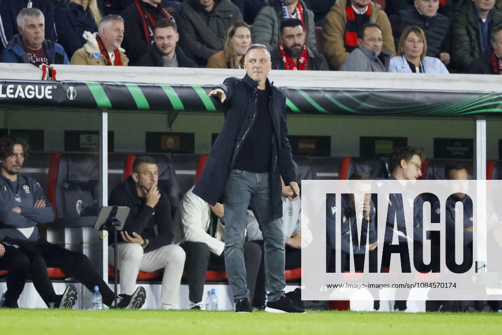 Lubos Kozel (FK Jablonec, Trainer), Mimik, Gesichtsausdruck, Emotion , Deutschland, Fussball, UEFA Conference League, 1. Spieltag, 2026 2027, SC Freiburg vs. FK Jablonec, 15.10.2026, Freiburg im Breisgau Stadion am Wolfswinkel Deutschland