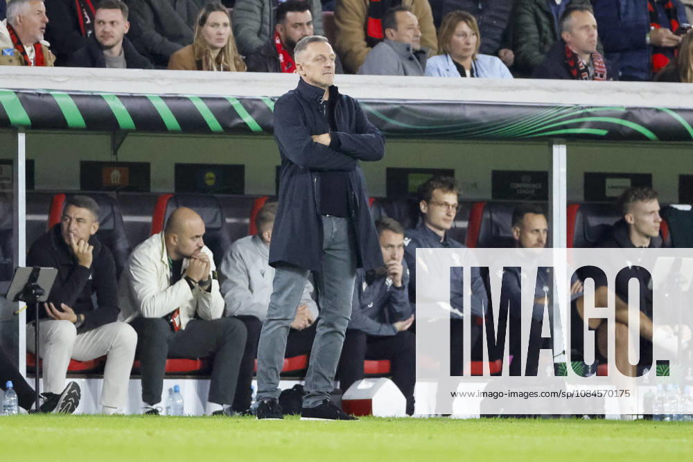 Lubos Kozel (FK Jablonec, Trainer), Mimik, Gesichtsausdruck, Emotion , Deutschland, Fussball, UEFA Conference League, 1. Spieltag, 2026 2027, SC Freiburg vs. FK Jablonec, 15.10.2026, Freiburg im Breisgau Stadion am Wolfswinkel Deutschland