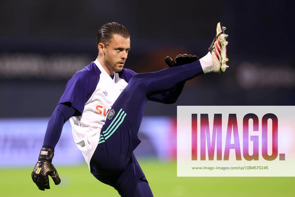 GNK Dinamo v RSC Anderlecht - UEFA Europa League 2026 27 League Phase MD2 Anderlecht Goalkeeper Colin Coosemans warm up before the UEFA Europa League 2026 27 League Phase MD2 match between GNK Dinamo and RSC Anderlecht at Stadion Maksimir on October 15, 2026 in Zagreb, Croatia. MatijaxHabljak PIXSELL