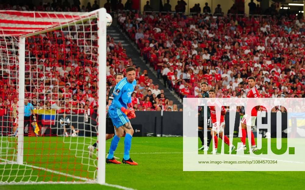 Camilo Duran of Celtic hits the woodwork with a shot at 0-2 Benfica v Celtic, UEFA Europa League, Football, Estadio da Luz, Lisbon, Portugal - 15 Oct 2026Lisbon Estadio da Luz Portugal