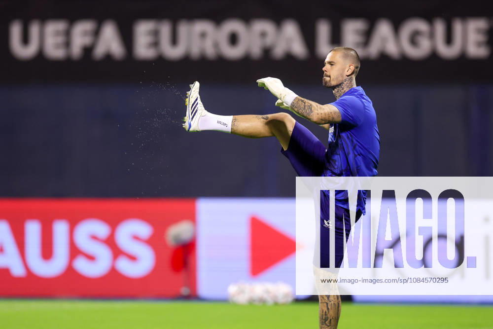 GNK Dinamo v RSC Anderlecht - UEFA Europa League 2026 27 League Phase MD2 Dinamo Zagreb Goalkeeper Dominik Kotarski warm up before the UEFA Europa League 2026 27 League Phase MD2 match between GNK Dinamo and RSC Anderlecht at Stadion Maksimir on October 15, 2026 in Zagreb, Croatia. MatijaxHabljak PIXSELL