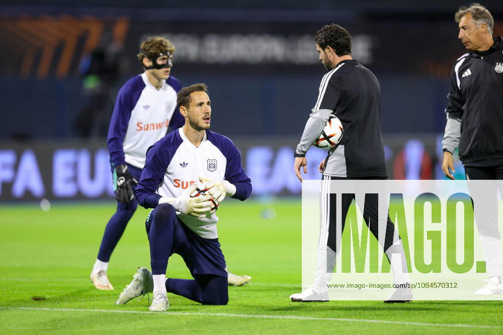 GNK Dinamo v RSC Anderlecht - UEFA Europa League 2026 27 League Phase MD2 Anderlecht Goalkeeper Justin Heekeren warm up before the UEFA Europa League 2026 27 League Phase MD2 match between GNK Dinamo and RSC Anderlecht at Stadion Maksimir on October 15, 2026 in Zagreb, Croatia. MatijaxHabljak PIXSELL