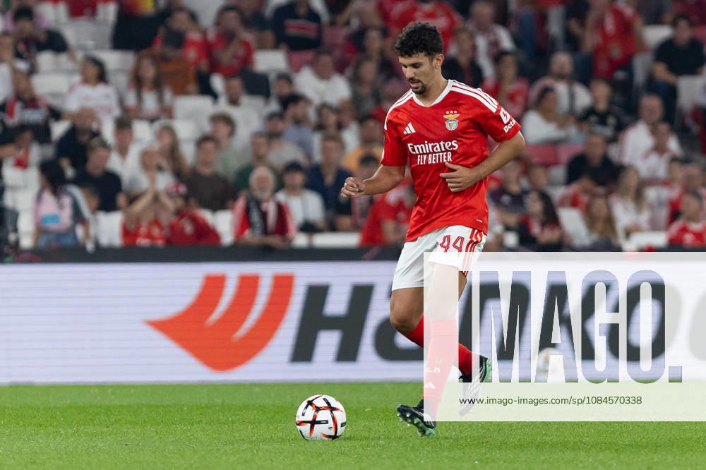 Benfica defender from Portugal TOMAS ARAUJO (44) in action during the game for Group FL of Group Phase for UEFA Europa League between Benfica and Celtic at Estadio da Luz Lisbon Portugal - ZUMAs359 20261015_zsp_s359_001