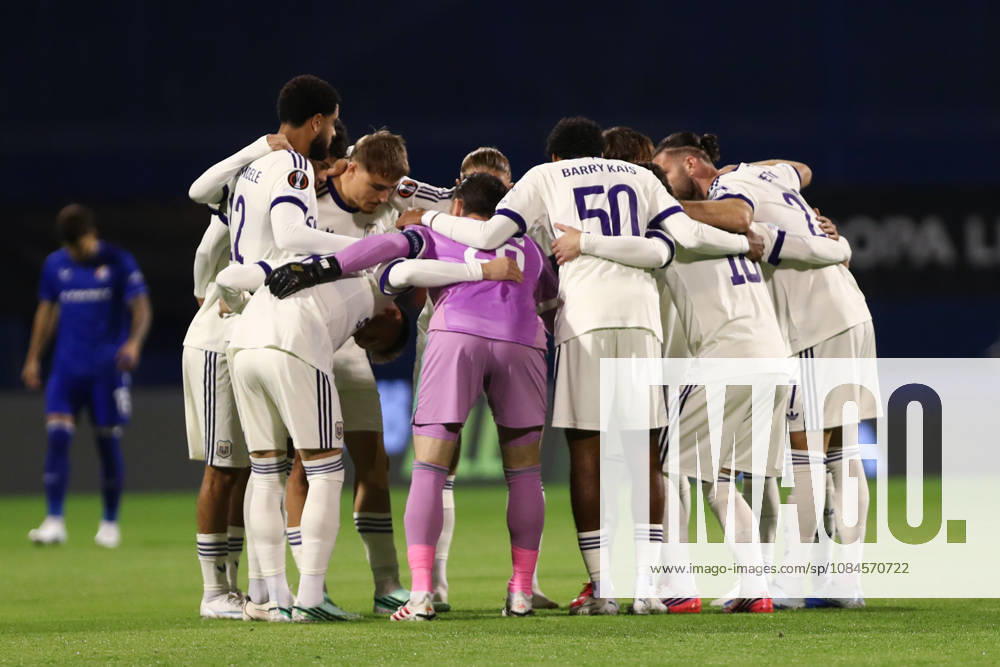 Zagreb, Croatia, 15th October 2026. UEFA Europa League. League phase, Matchday 2, Dinamo Zagreb vs Anderlecht at Maksimir Stadium, Zagreb. Anderlecht players before the match. UEFA Europa League, Dinamo Zagreb vs Anderlecht.