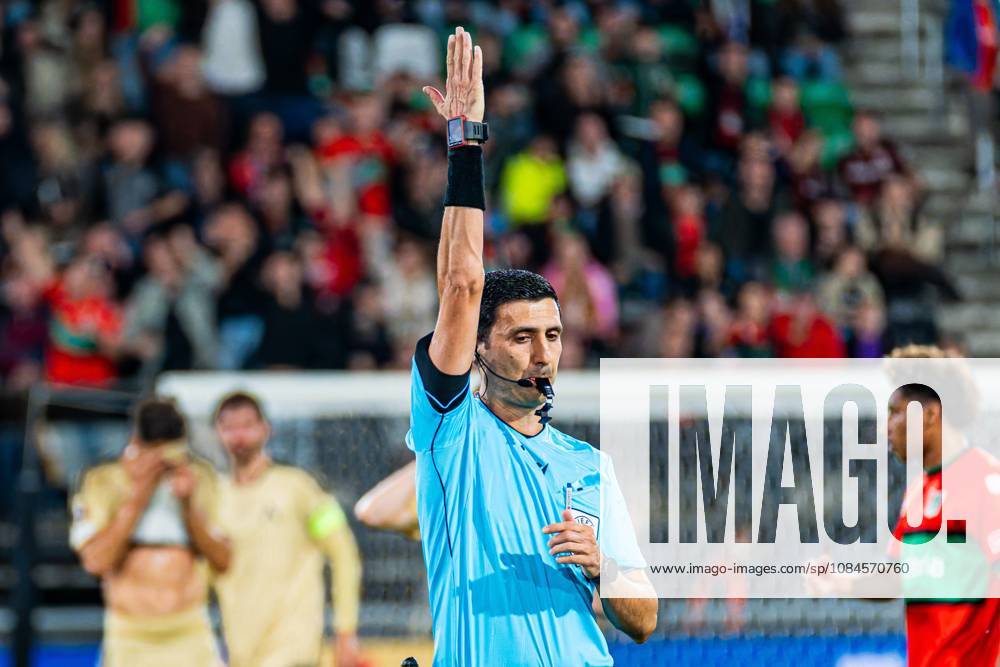 NIJMEGEN - Referee Aliyar Aghayev gestures during the UEFA Europa League match between NEC Nijmegen and Levski Sofia at the Goffertstadion on October 15, 2026, in Nijmegen, the Netherlands. KEVIN SENDERS ANP UEFA Europa League 2026 27 ANPxSportx xMarcelxterxBalsxIVx 572553309 originalFilename: 572553309