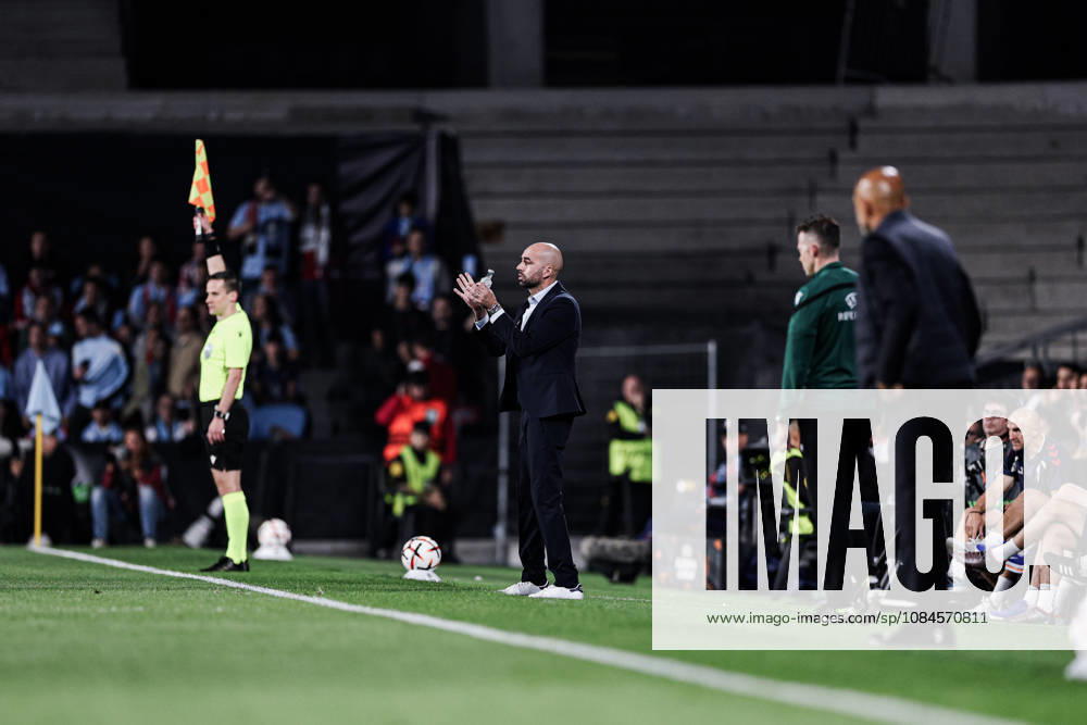 Claudio Giraldez, Head Coach of Celta de Vigo, in action during the UEFA Europa League 2026 27 League Phase MD2 match between Celta de Vigo and Juventus at Estadio de Balaidos. UEFA Europa League 2026 27 League Phase MD2 Celta De Vigo X Juventus - ZUMAe141 20261015_zsp_e141_006