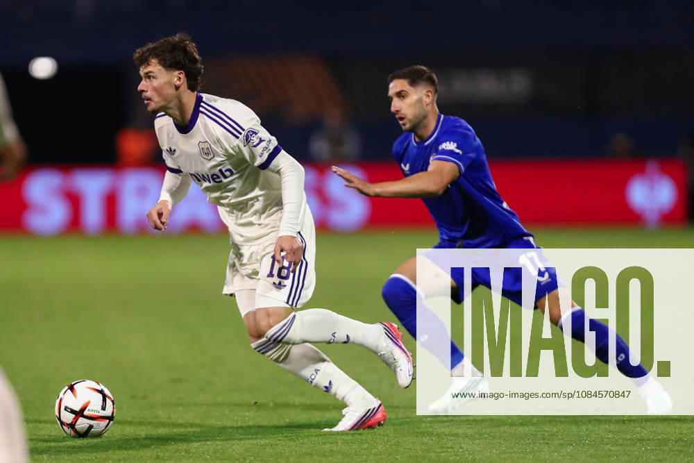 Zagreb, Croatia, 15th October 2026. UEFA Europa League. League phase, Matchday 2, Dinamo Zagreb vs Anderlecht at Maksimir Stadium, Zagreb. Lukas AMBROS (18) and Luka IVANUSEC (17) in duel. UEFA Europa League, Dinamo Zagreb vs Anderlecht.