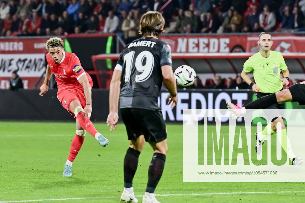 ENSCHEDE , 15Ã10-2026 , Stadium Grolsch Veste , season 2026 2027 , UEFA Conference League football , match between FC Twente and FC Thun , picture shows FC Twente player Daouda Weidmann Twente - Thun x208454960x