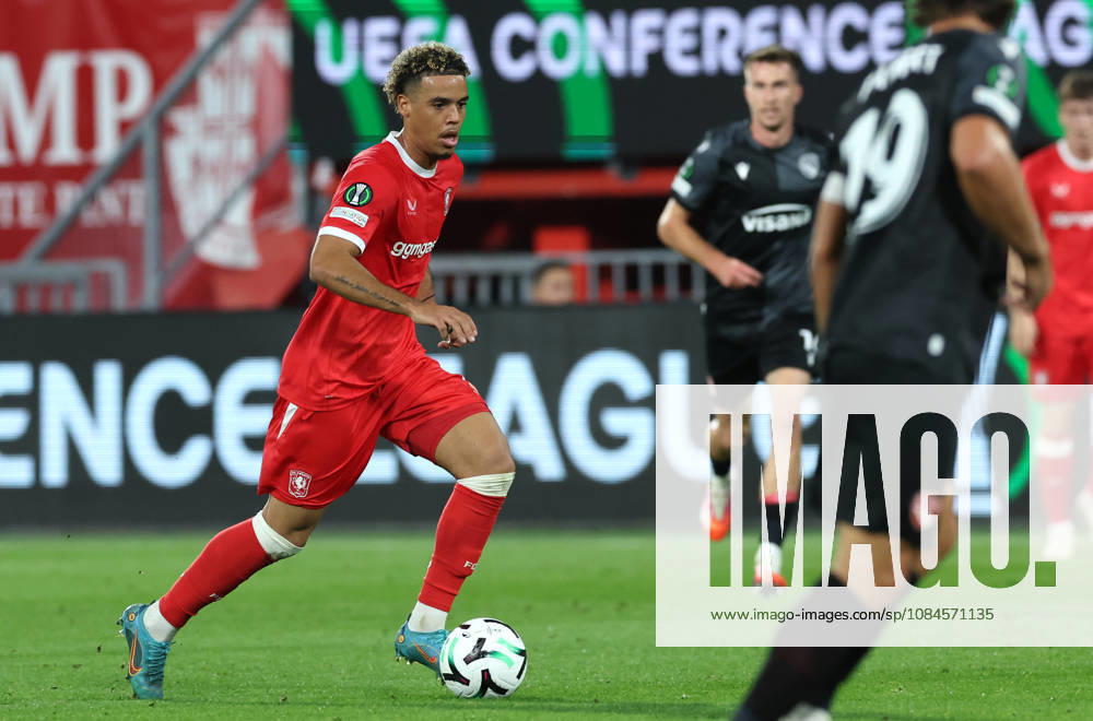 ENSCHEDE - FC Twente midfielder Daouda Weidmann during the UEFA Conference League match between FC Twente and FC Thun at Grolsch Veste on 15 October 2026 in Enschede, Nederland. PETER LOUS EYE4IMAGES DeFodi Images -