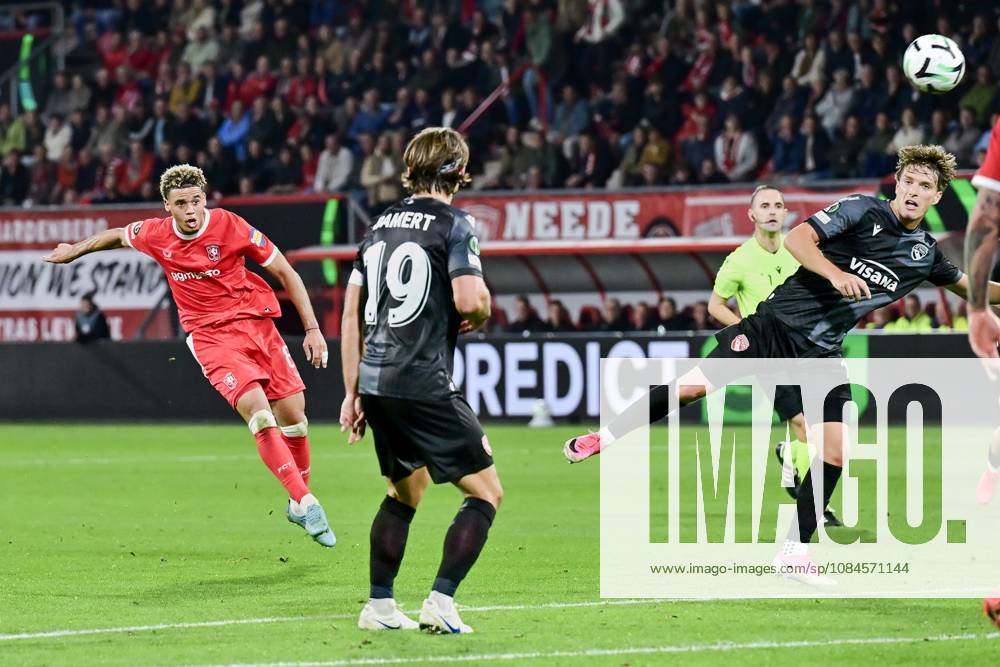 ENSCHEDE , 15Ã10-2026 , Stadium Grolsch Veste , season 2026 2027 , UEFA Conference League football , match between FC Twente and FC Thun , picture shows FC Twente player Daouda Weidmann Twente - Thun x208455060x