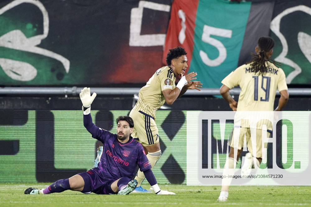 NIJMEGEN - (lr) NEC Nijmegen goalkeeper Gonzalo Crettaz is disappointed, Reinaldo of Levski Sofia celebrates the 0-1, Mehdi Moubarik of Levski Sofia during the Europa League match between NEC and PFC Levski Sofia at De Goffert on October 15, 2026 in Nijmegen, Netherlands. BART STOUTJESDIJK ANP ANPxSportx IVx 572554277 originalFilename: 572554277