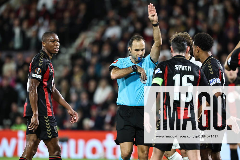 SOCCER - UEFA EL, Bournemouth vs Sturm BOURNEMOUTH,ENGLAND,15.OCT.26 - SOCCER - UEFA Europa League, AFC Bournemouth vs SK Sturm Graz. Image shows referee Jerome Brisard (FRA). GEPAxpictures Bauer