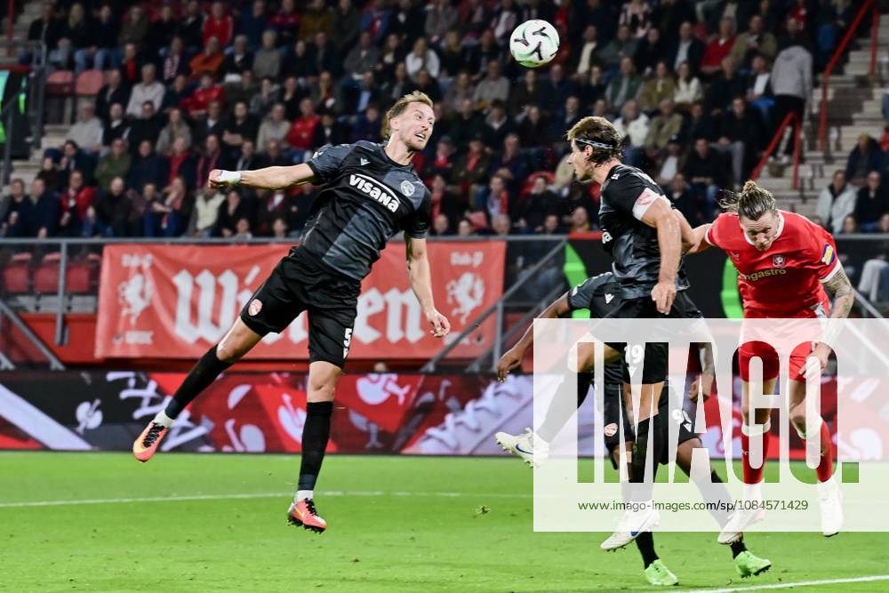 ENSCHEDE , 15Ã10-2026 , Stadium Grolsch Veste , season 2026 2027 , UEFA Conference League football , match between FC Twente and FC Thun , picture shows FC Twente player Wout Weghorst Twente - Thun x208455253x