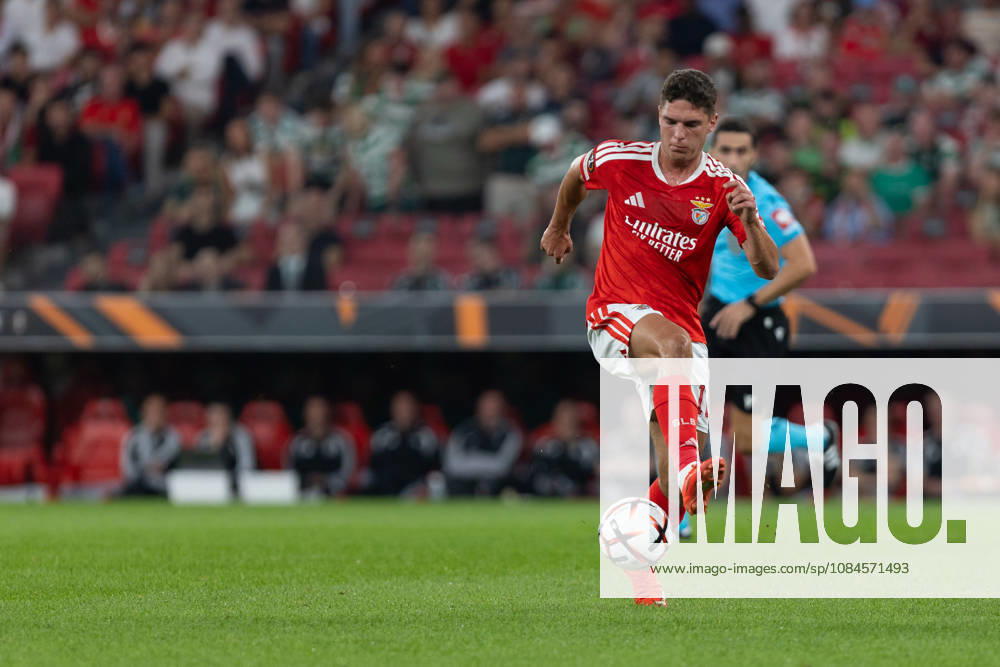 Benfica midfielder from Ukraine GEORGIY SUDAKOV (10) in action during the game for Group FL of Group Phase for UEFA Europa League between Benfica and Celtic at Estadio da Luz Lisbon Portugal - ZUMAs359 20261015_zsp_s359_006