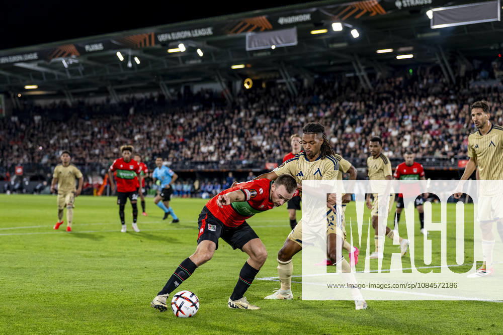 NIJMEGEN - (l-r) NEC Nijmegen midfielder Darko Nejaömic and Levski Sofia midfielder Mehdi Moubarik during the UEFA Europa League match between N.E.C. and Levski Sofia at Stadion De Goffert on 15 October 2026 in Nijmegen, Nederland. (Photo by DeFodi Images) -