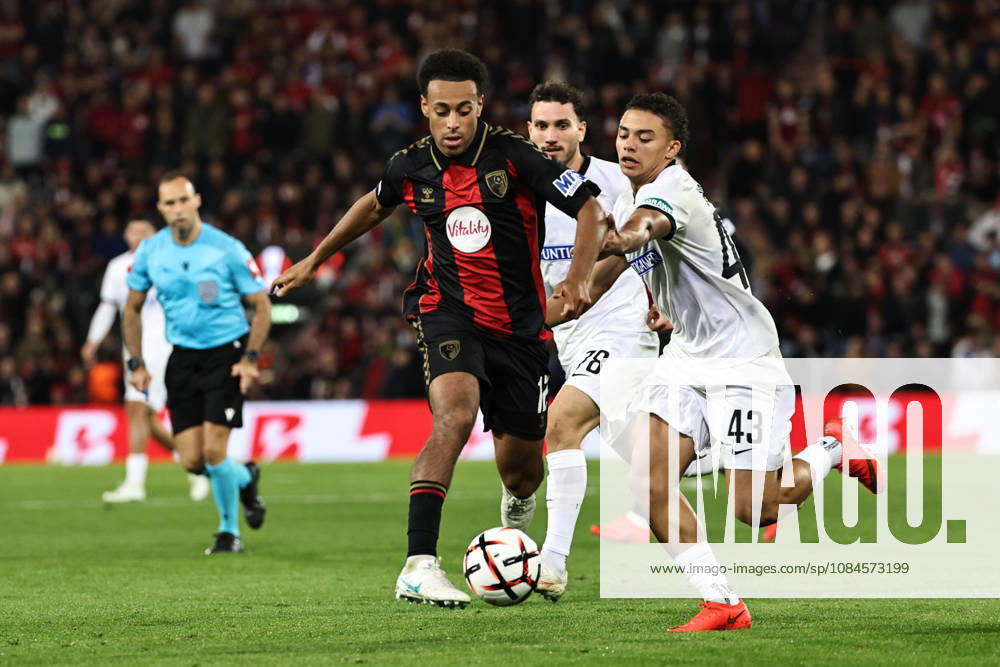 SOCCER - UEFA EL, Bournemouth vs Sturm BOURNEMOUTH,ENGLAND,15.OCT.26 - SOCCER - UEFA Europa League, AFC Bournemouth vs SK Sturm Graz. Image shows Tyler Adams (Bournemouth) and Jacob Hoedl (Sturm). GEPAxpictures Bauer