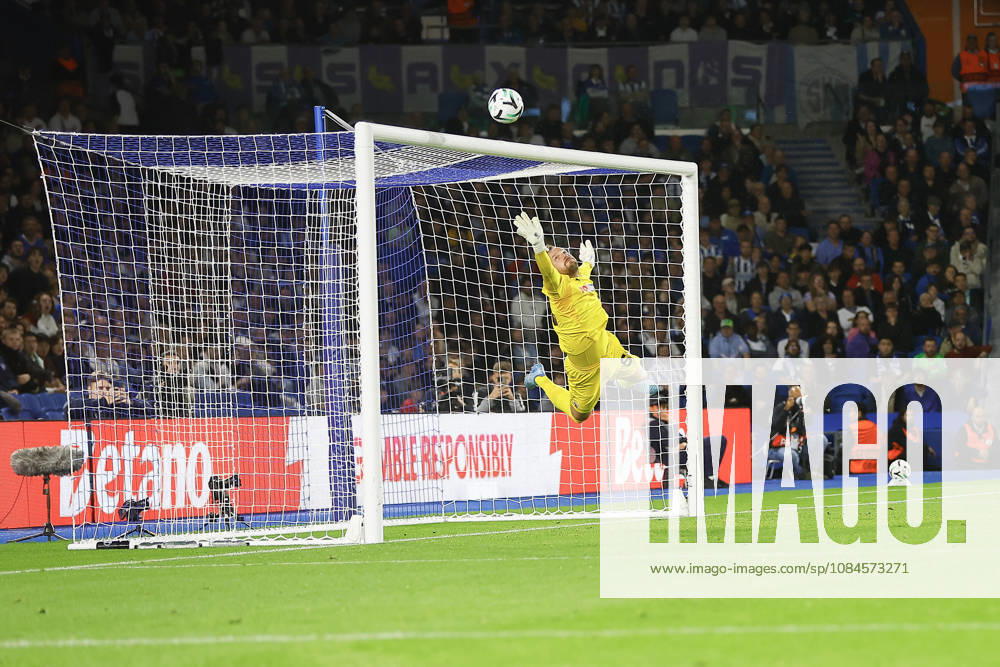 15th October 2026; American Express Stadium, Brighton, England; UEFA Conference League Football, Brighton and Hove Albion versus Kauno Zalgiris; Tomas Svedkauskas of Kauno Zalgiris makes a dive save in the 31st minute of the first half to keep the score at 0-0 ChrisxRoll