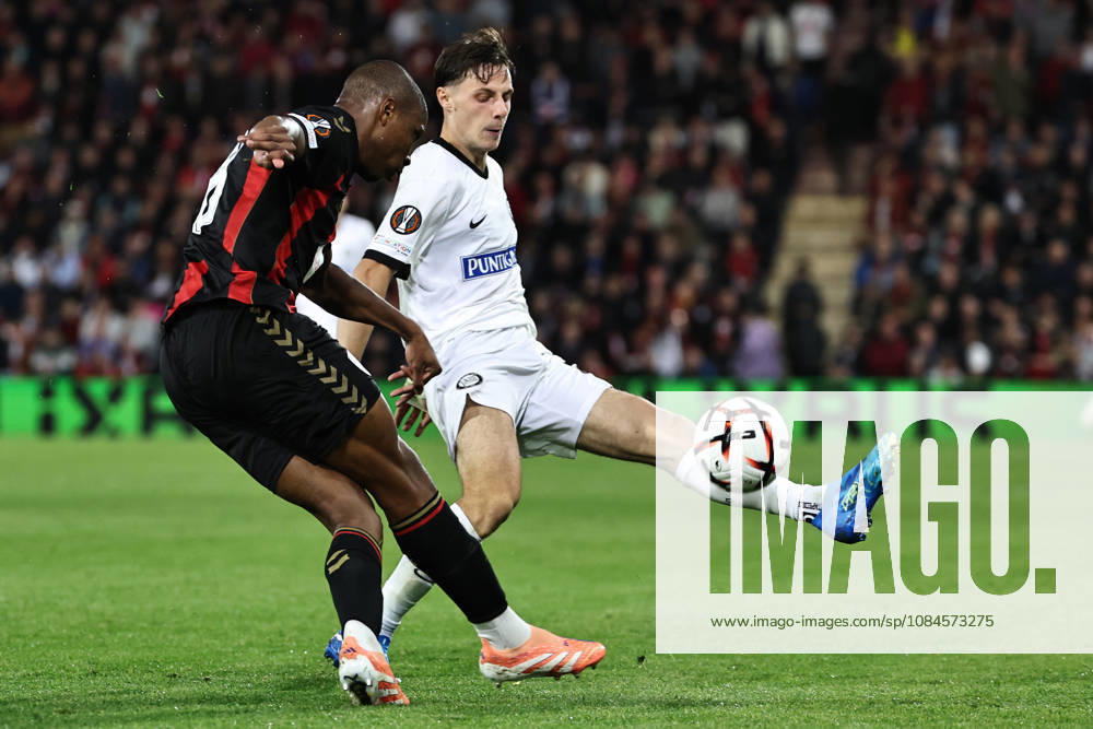 SOCCER - UEFA EL, Bournemouth vs Sturm BOURNEMOUTH,ENGLAND,15.OCT.26 - SOCCER - UEFA Europa League, AFC Bournemouth vs SK Sturm Graz. Image shows Bafode Diakite (Bournemouth) and Belmin Beganovic (Sturm). GEPAxpictures Bauer