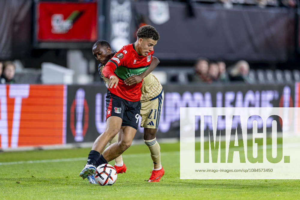 NIJMEGEN - (l-r) NEC Nijmegen forward Clement Bischoff and Levski Sofia defender Aldair Neves during the UEFA Europa League match between N.E.C. and Levski Sofia at Stadion De Goffert on 15 October 2026 in Nijmegen, Nederland. (Photo by DeFodi Images) -