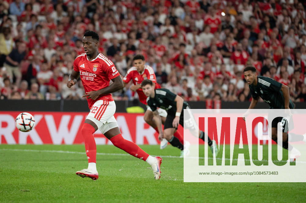 SL Benfica forward JHON DURAN runs toward the ball with Celtic FC players pursuing during the UEFA Europa League league phase matchday two match at Estadio da Luz in Lisbon, Portugal, on October 15, 2026. SL Benfica V Celtic FC - UEFA Europa League, Lisbon, Portugal - ZUMAr238 20261015_zip_r238_005