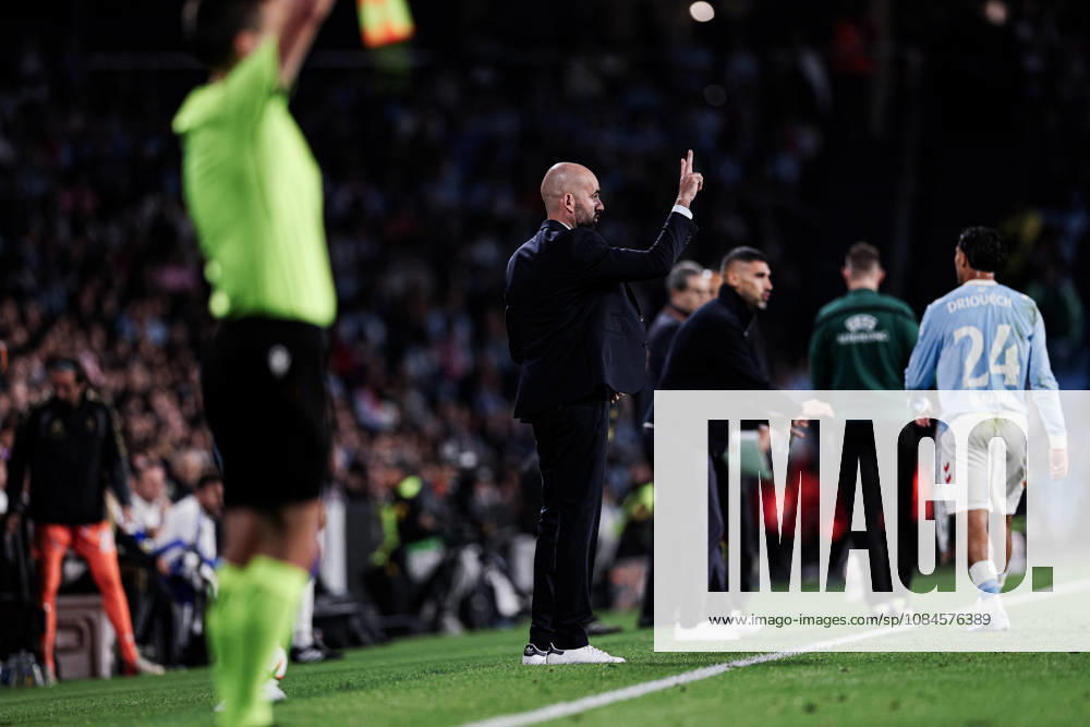 Claudio Giraldez, Head Coach of Celta de Vigo, in action during the UEFA Europa League 2026 27 League Phase MD2 match between Celta de Vigo and Juventus at Estadio de Balaidos. UEFA Europa League 2026 27 League Phase MD2 Celta De Vigo X Juventus - ZUMAe141 20261015_zsp_e141_049