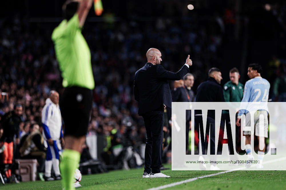 Claudio Giraldez, Head Coach of Celta de Vigo, in action during the UEFA Europa League 2026 27 League Phase MD2 match between Celta de Vigo and Juventus at Estadio de Balaidos. UEFA Europa League 2026 27 League Phase MD2 Celta De Vigo X Juventus - ZUMAe141 20261015_zsp_e141_050