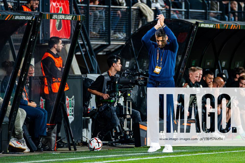 NIJMEGEN - Head coach Julio Velazquez of Levski Sofia gestures during the UEFA Europa League match between NEC Nijmegen and Levski Sofia at the Goffertstadion on October 15, 2026, in Nijmegen, the Netherlands. KEVIN SENDERS ANP UEFA Europa League 2026 27 ANPxSportx xMarcelxterxBalsxIVx 572567954 originalFilename: 572567954