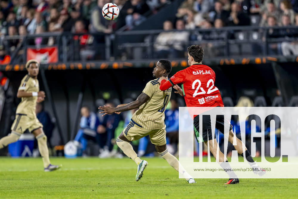 NIJMEGEN - (l-r) Levski Sofia striker Juan Perea and NEC Nijmegen defender Ahmetcan Kaplan during the UEFA Europa League match between N.E.C. and Levski Sofia at Stadion De Goffert on 15 October 2026 in Nijmegen, Netherlands. (Photo by DeFodi Images) -