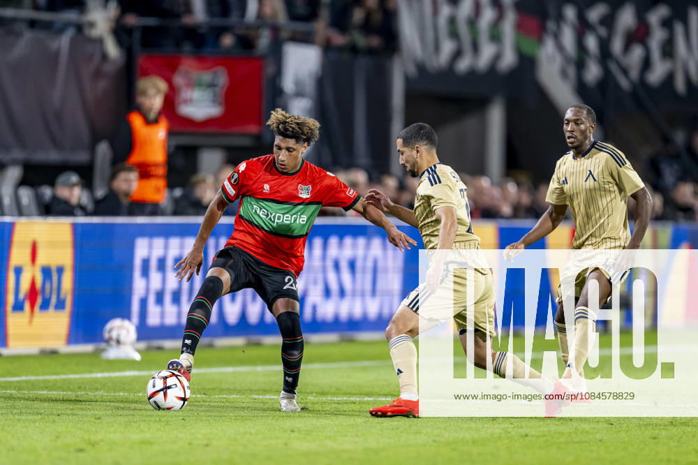 NIJMEGEN - (l-r) NEC Nijmegen midfielder Noe Lebreton and Levski Sofia midfielder Mazire Soula during the UEFA Europa League match between N.E.C. and Levski Sofia in Stadion De Goffert on 15 October 2026 in Nijmegen, Nederland. (Photo by DeFodi Images) -