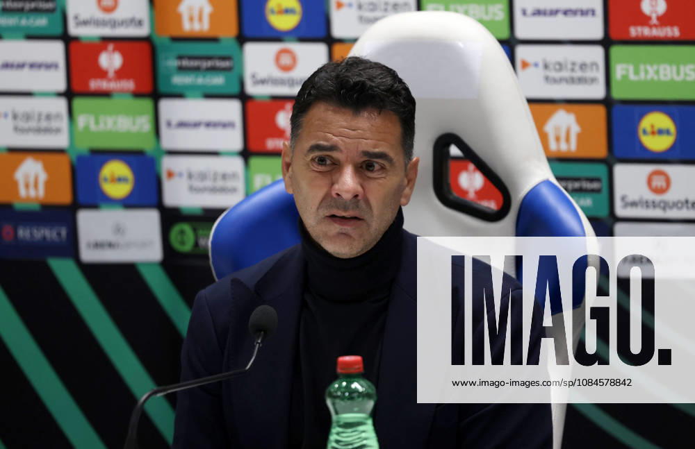 HNK Hajduk Split v AFC Ajax - UEFA Conference League 2026 27 League Phase MD1 Ajax Head Coach Michel speaks during a press conference, PK, Pressekonferenz after the UEFA Conference League 2026 27 League Phase MD1 match between HNK Hajduk Split and AFC Ajax at Stadion Poljud on October 15, 2026 in Split, Croatia. IvoxCagalj PIXSELL