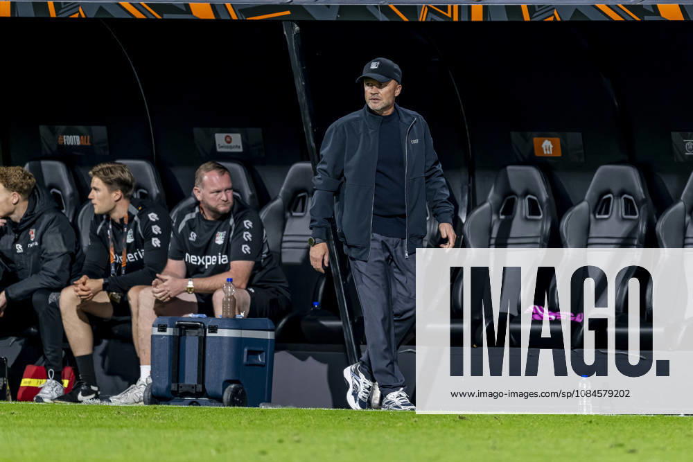 NIJMEGEN - NEC Nijmegen coach Dick Schreuder during the UEFA Europa League match between N.E.C. and Levski Sofia at Stadion De Goffert on 15 October 2026 in Nijmegen, Netherlands. (Photo by DeFodi Images) -