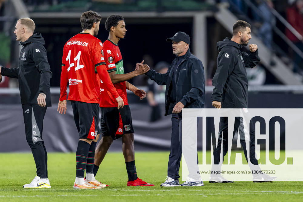 NIJMEGEN - (l-r) NEC Nijmegen midfielder Willum Thor Willumsson, NEC Nijmegen defender Deveron Fonville and NEC Nijmegen coach Dick Schreuder during the UEFA Europa League match between N.E.C. and Levski Sofia at Stadion De Goffert on 15 October 2026 in Nijmegen, Nederland. (Photo by DeFodi Images) -