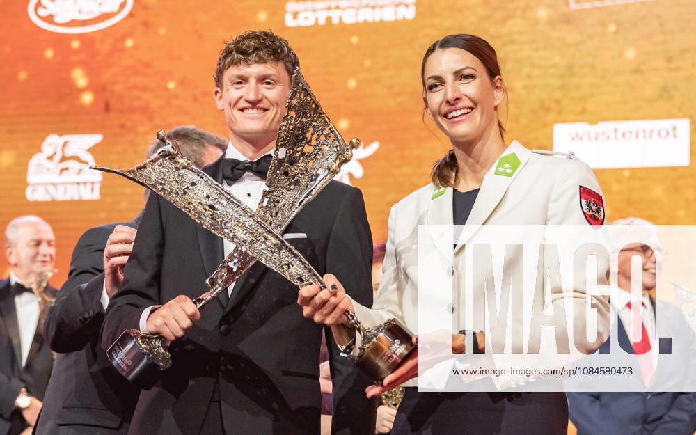30. LOTTERIEN Sporthilfe-Gala Preistraeger der NIKI Trophae in der Kategorie Sportler des Jahres 2026 presented by ACP Therapie Profi-Radrennfahrer, Zweiter des Giro dItalia und Dritter der Vuelta a Espana 2026 Felix Gall und Preistraegerin der NIKI Trophae in der Kategorie Sportlerin des Jahres 2026 presented by Bridgestone Skeleton-Olympiasiegerin 2026 Heeressportlerin Janine Flock. Wien Wiener Stadthalle Wien Österreich