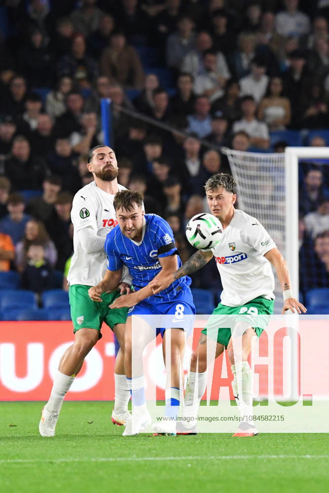 Brighton and Hove Albion v Kauno Zalgiris, UEFA Conference League Jack Hinshelwood Midfielder of Brighton and Hove Albion ansd Franco Baldassarra of Kauno Zalgiris in action during the UEFA Conference League match between Brighton and Hove Albion and Kauno Zalgiris at the American Express Stadium, Brighton and Hove, UK on 15 October 2026. Brighton and Hove American Express Stadium East Sussex UK Editorial use only ,