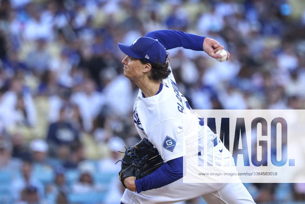 MLB, Baseball Herren, USA Postseason: NLCS Game 4 - Los Angeles Dodgers vs Milwaukee Brewers Los Angeles Dodgers pitcher Tyler Glasnow in action during Game 4 of the National League Championship Series between the Los Angeles Dodgers and the Milwaukee Brewers at Dodger Stadium in Los Angeles, California, USA, 15 October 2026. LOS ANGELES CALIFORNIA UNITED STATES