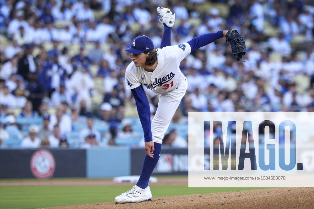 MLB, Baseball Herren, USA Postseason: NLCS Game 4 - Los Angeles Dodgers vs Milwaukee Brewers Los Angeles Dodgers pitcher Tyler Glasnow in action during Game 4 of the National League Championship Series between the Los Angeles Dodgers and the Milwaukee Brewers at Dodger Stadium in Los Angeles, California, USA, 15 October 2026. LOS ANGELES CALIFORNIA UNITED STATES