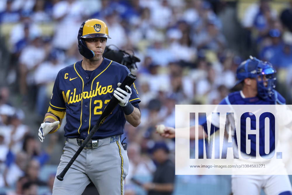 MLB, Baseball Herren, USA Postseason: NLCS Game 4 - Los Angeles Dodgers vs Milwaukee Brewers Milwaukee Brewers outfielder Christian Yelich gestures during Game 4 of the National League Championship Series between the Los Angeles Dodgers and the Milwaukee Brewers at Dodger Stadium in Los Angeles, California, USA, 15 October 2026. LOS ANGELES CALIFORNIA UNITED STATES