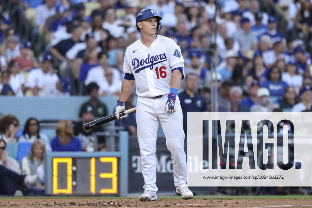 MLB, Baseball Herren, USA Postseason: NLCS Game 4 - Los Angeles Dodgers vs Milwaukee Brewers Los Angeles Dodgers catcher Will Smith in action during Game 4 of the National League Championship Series between the Los Angeles Dodgers and the Milwaukee Brewers at Dodger Stadium in Los Angeles, California, USA, 15 October 2026. LOS ANGELES CALIFORNIA UNITED STATES